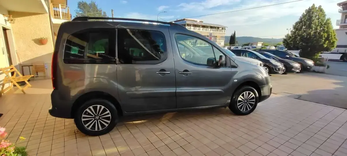 Usata Peugeot TePee Active 99 CV (72 kW) 2017 Grigio Station wagon
