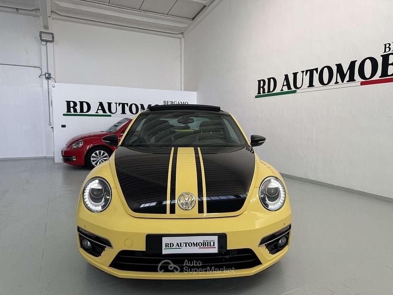 Usata VW Beetle R-line 211 CV (155 kW) 2014 Giallo pastello Utilitaria