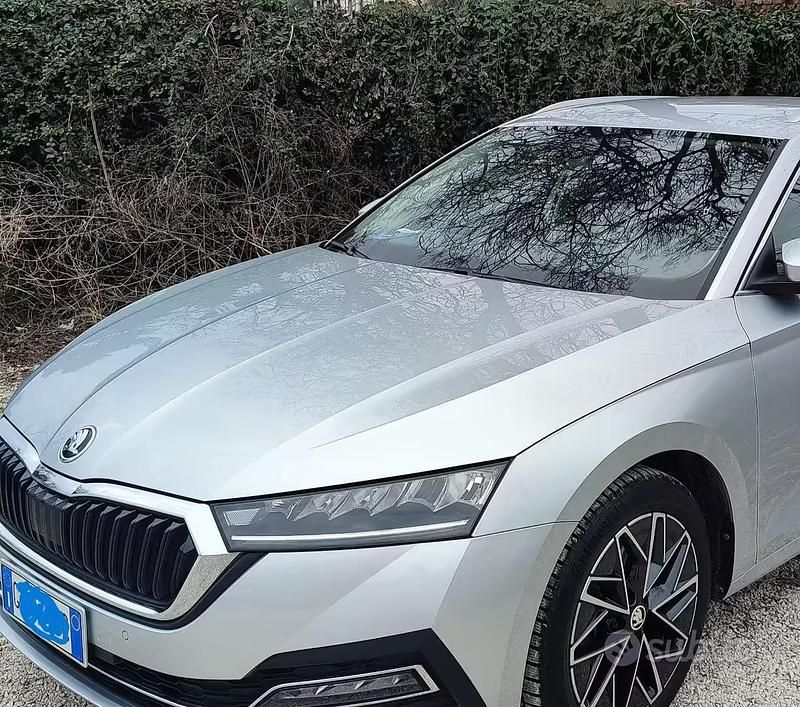 Usata Skoda Octavia G-TEC 131 CV (96 kW) 2022 Grigio Station wagon