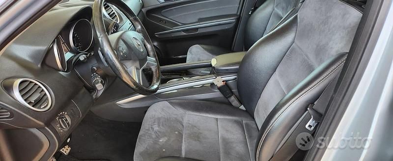 Usata Mercedes ML320 Premium 224 CV (164 kW) 2009 Grigio SUV