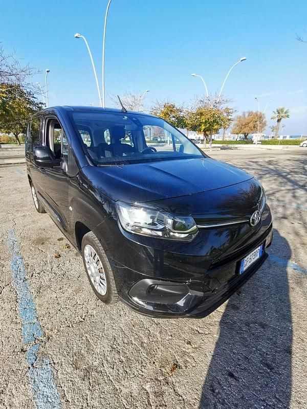 Usata Toyota Proace City 102 CV (75 kW) 2021 Nero Monovolume