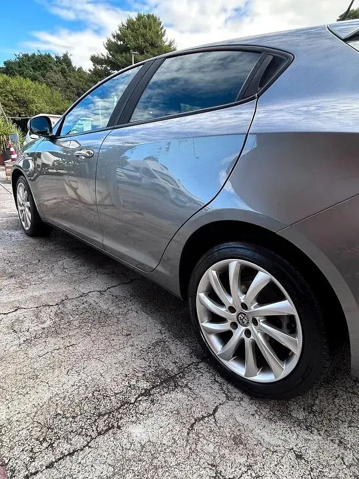 Usata Alfa Romeo Giulietta 120 CV (88 kW) 2017 Grigio Utilitaria