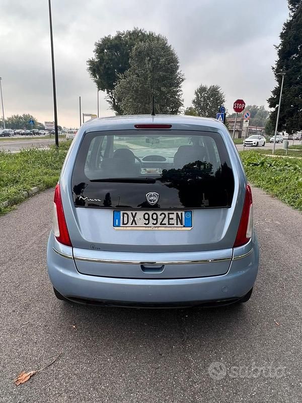 Usata Lancia Musa 95 CV (69 kW) 2009 Blu Monovolume