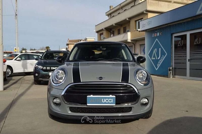 Usata Mini Cooper D Hype 116 CV (85 kW) 2018 Moonwalk gray tetto black Utilitaria