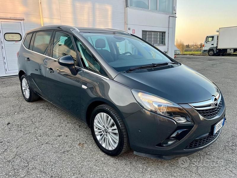 Usata Opel Zafira 140 CV (102 kW) 2016 Marrone Monovolume