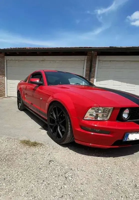 Usata Ford Mustang GT 231 CV (169 kW) 2008 Rosso Coupé