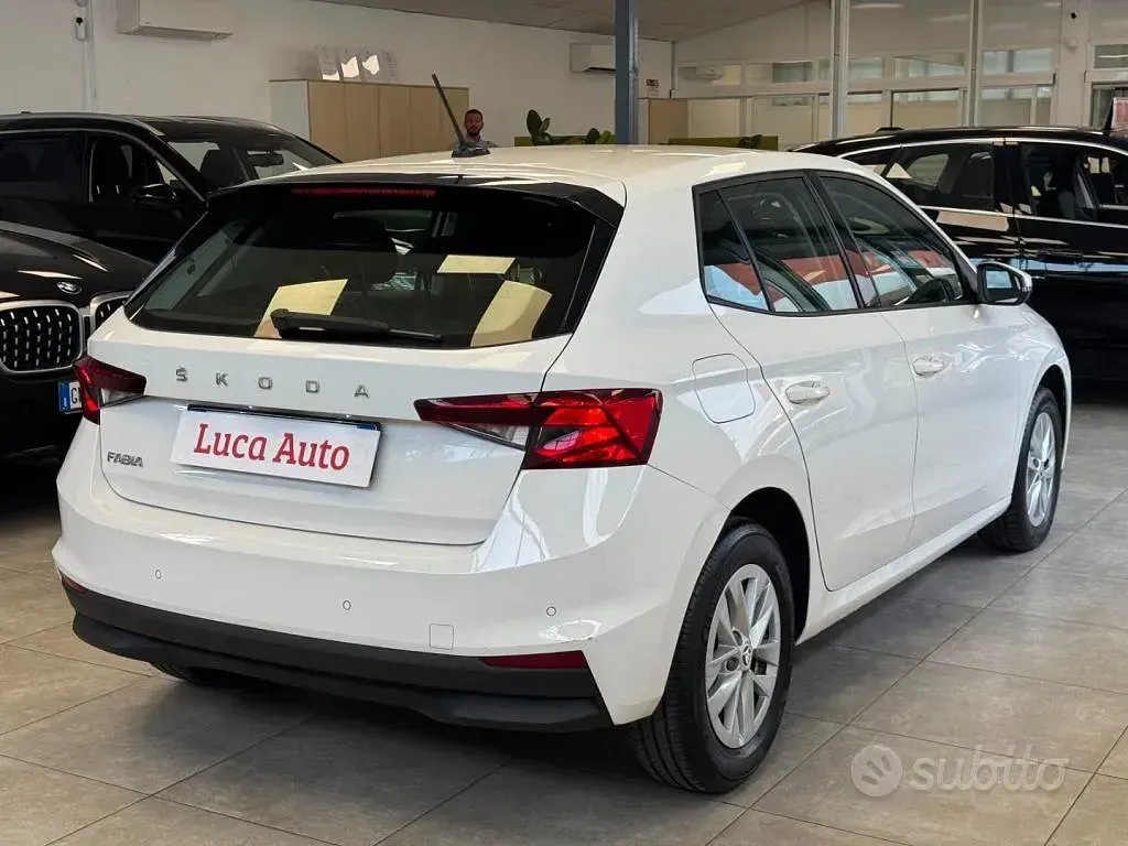 Usata Skoda Fabia 80 CV (58 kW) 2023 Bianco Utilitaria