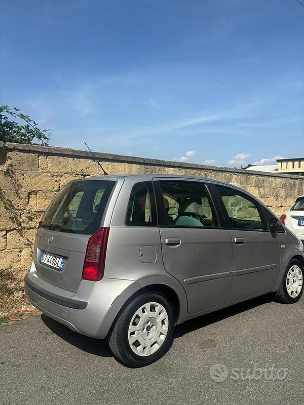 Usata Fiat Idea 2005 Grigio Monovolume