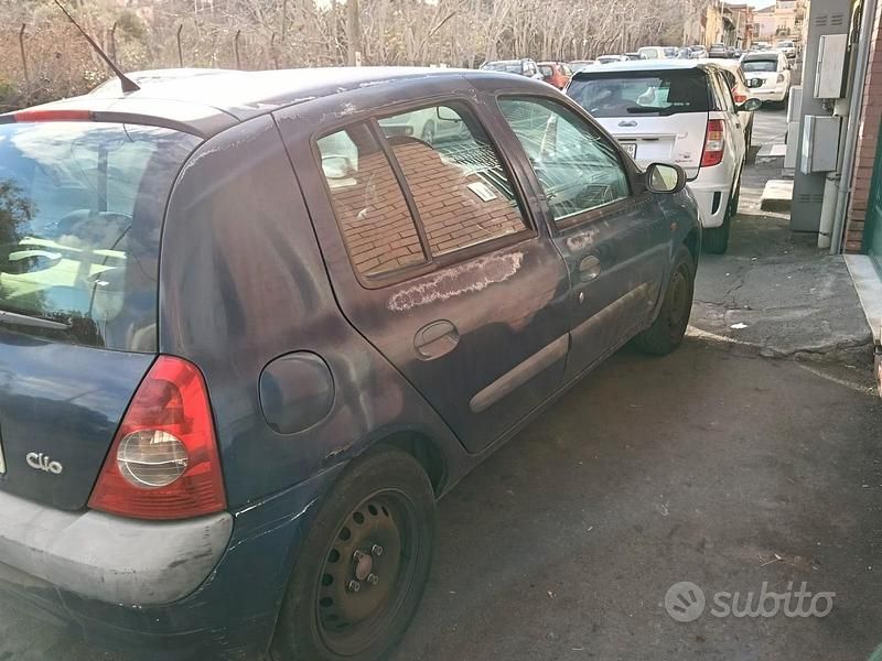 Usata Renault Clio II 2001 Blu Berlina