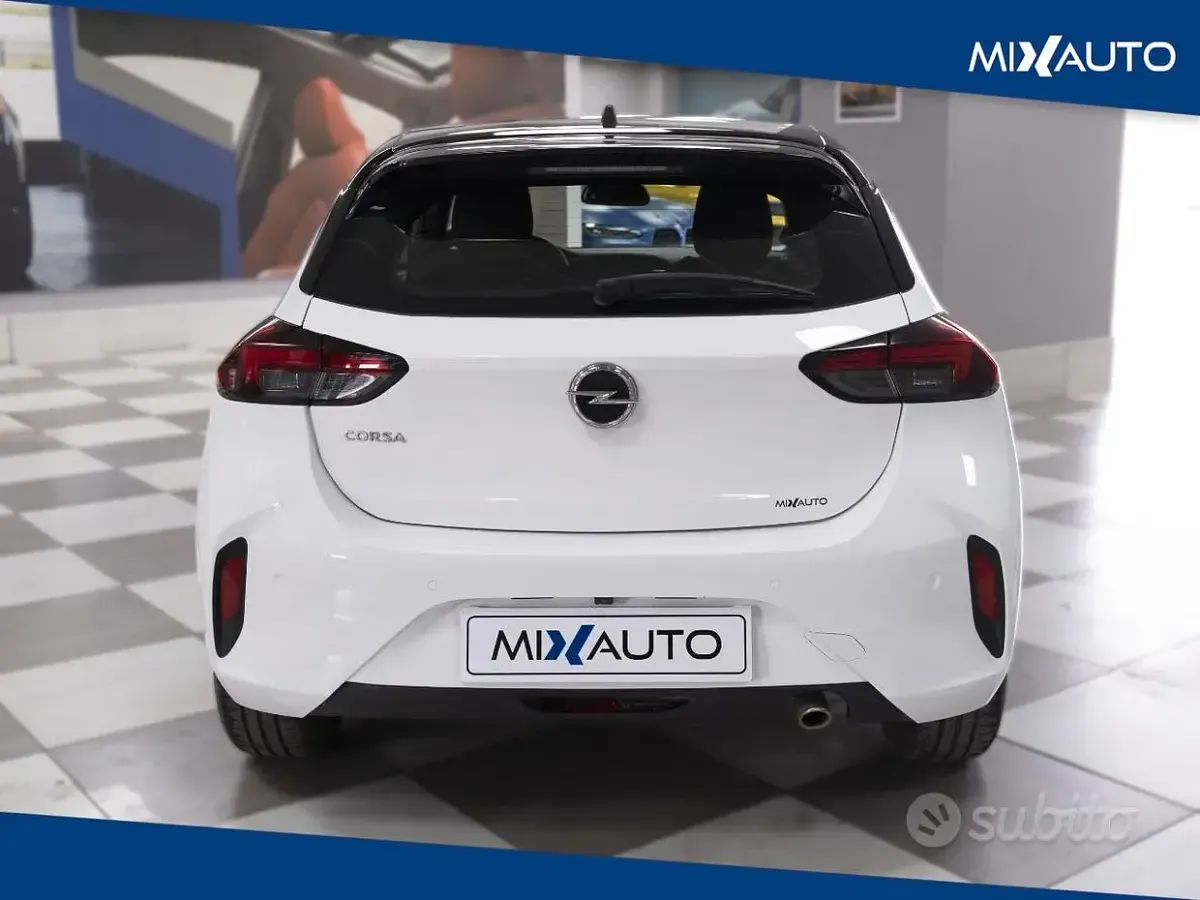 Usata Opel Corsa GS Line 101 CV (74 kW) 2023 Bianco Utilitaria