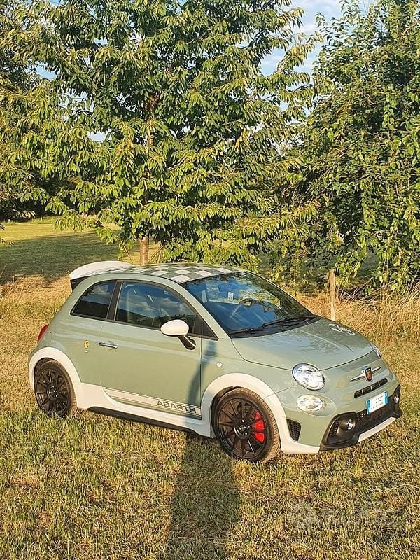 Usata Abarth 695 179 CV (131 kW) 2022 Verde Utilitaria