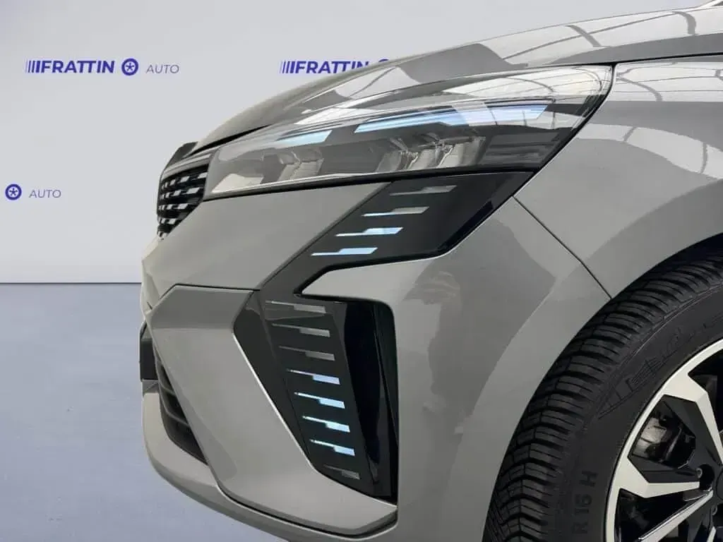 Usata Renault Clio Techno 90 CV (66 kW) 2025 Grigio Utilitaria