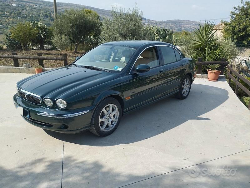 Usata Jaguar X-type 156 CV (114 kW) 2003 Verde Berlina
