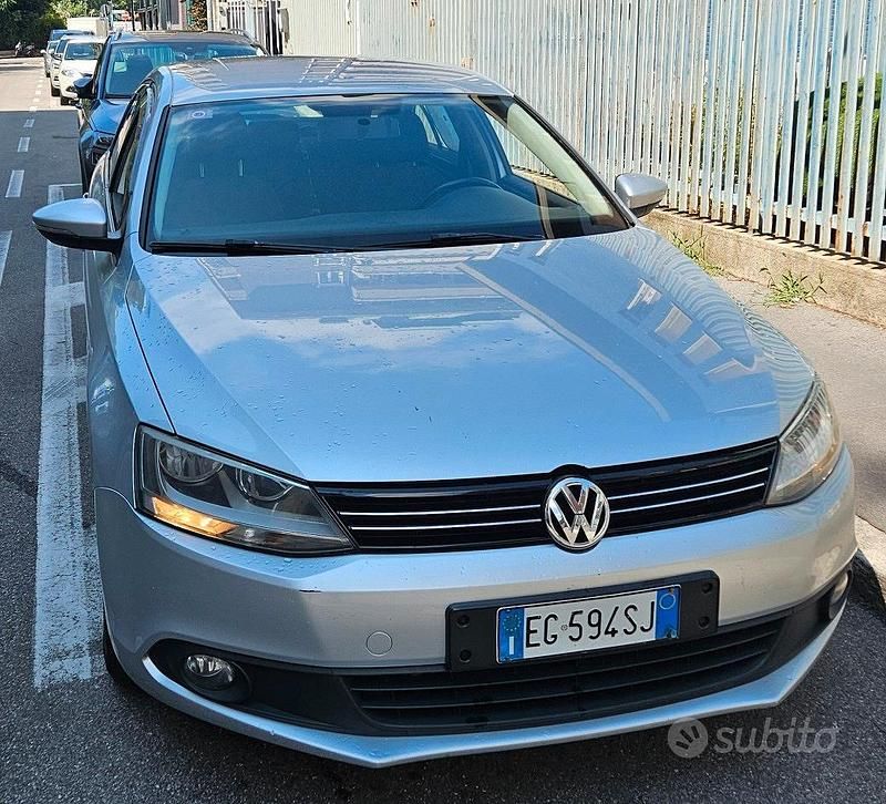 Usata VW Jetta 105 CV (77 kW) 2011 Grigio Berlina