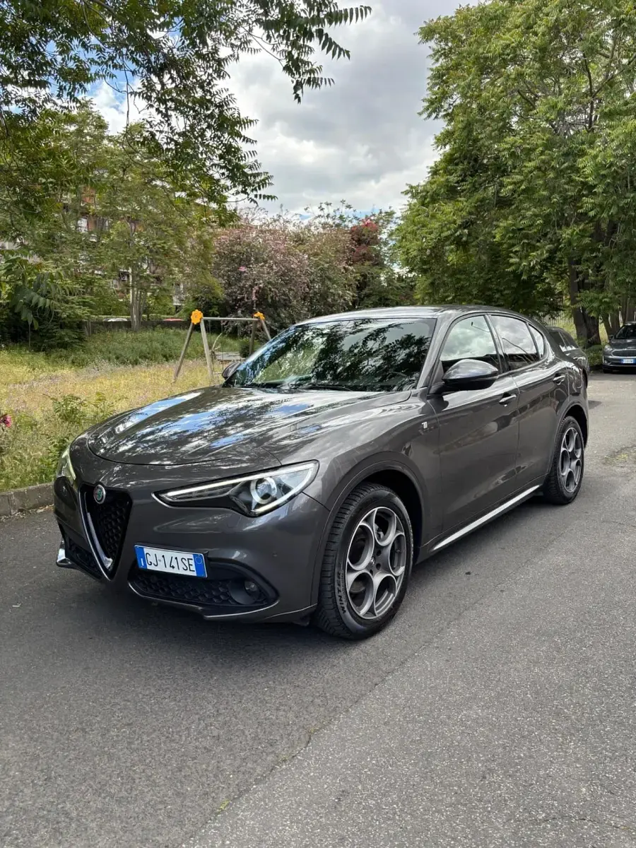 Usata Alfa Romeo Stelvio Ti 209 CV (153 kW) 2022 Grigio SUV
