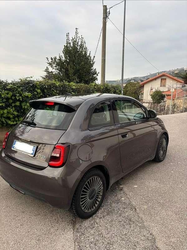 Usata Fiat 500e Passion 42 kW (58 CV) 2022 Grigio Cabrio