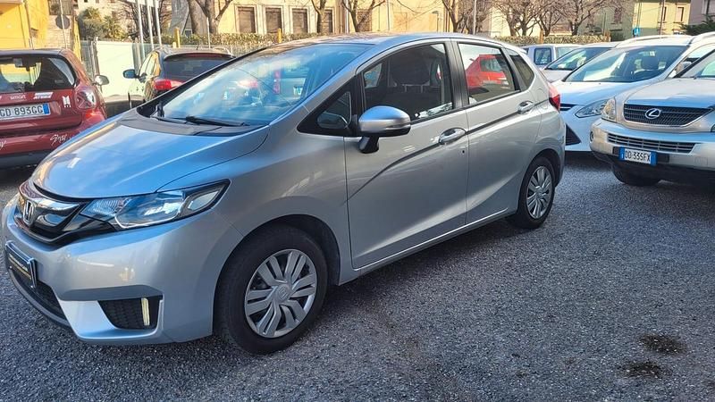 Usata Honda Jazz Comfort 102 CV (75 kW) 2016 Argento Utilitaria