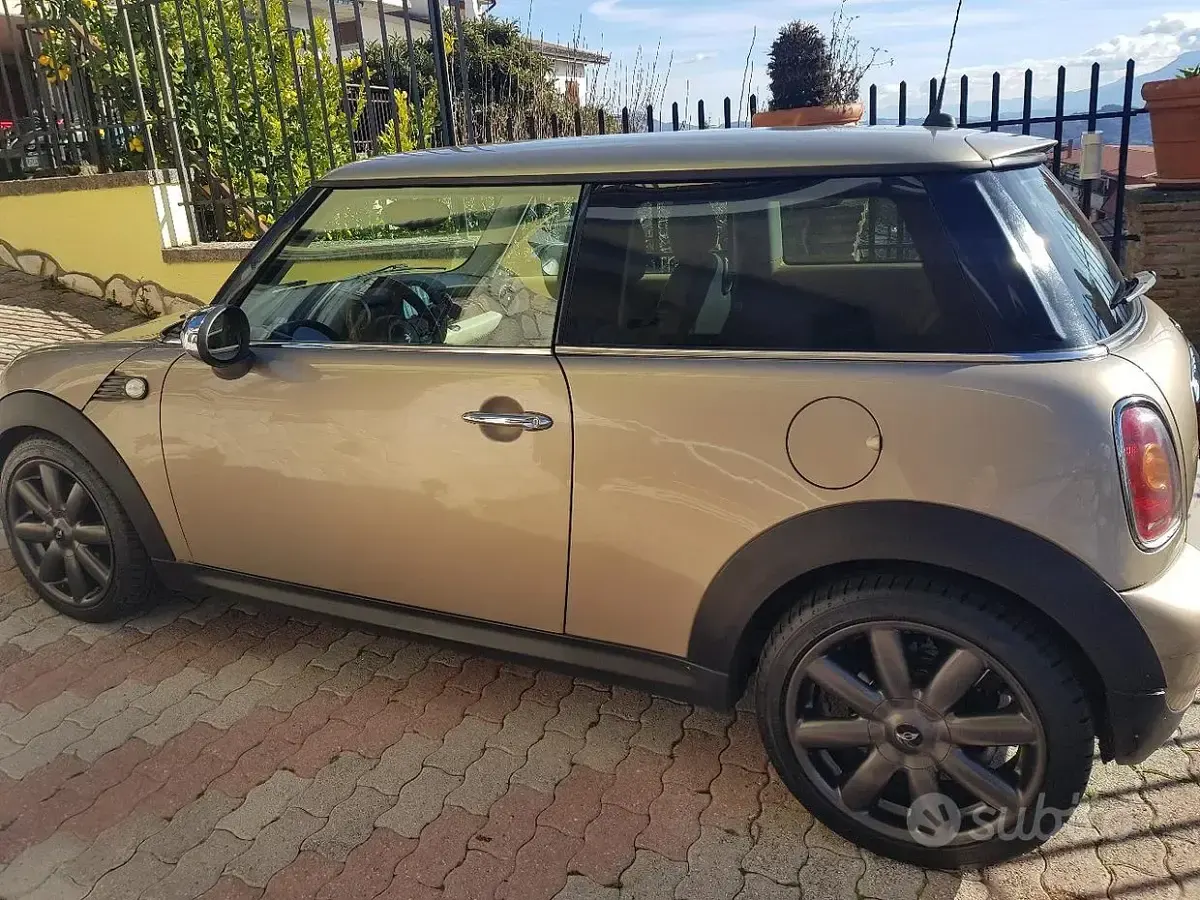 Usata Mini Cooper 120 CV (88 kW) 2009 Grigio Utilitaria