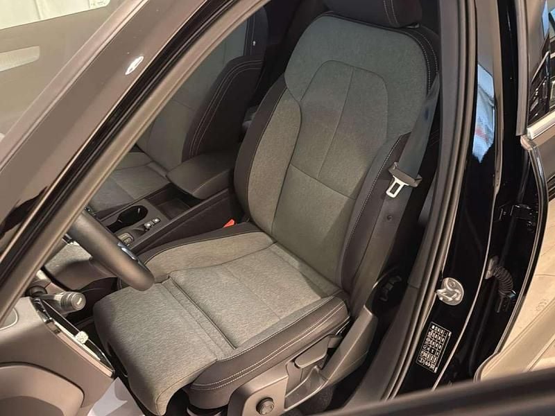 Usata Volvo XC40 Core 129 CV (94 kW) 2024 Nero SUV