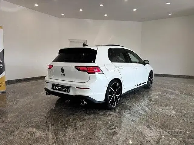 Usata VW Golf VIII GTI 265 CV (194 kW) 2025 Bianco Berlina