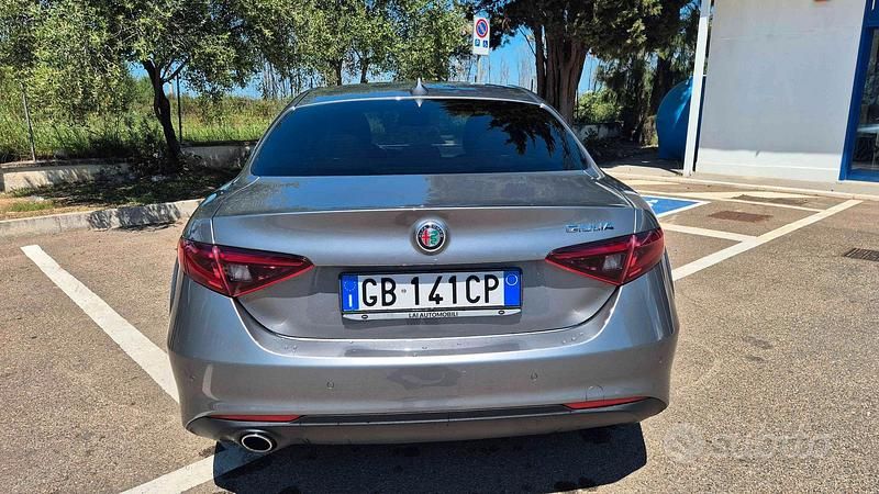 Usata Alfa Romeo Giulia Business 160 CV (117 kW) 2020 Grigio Berlina