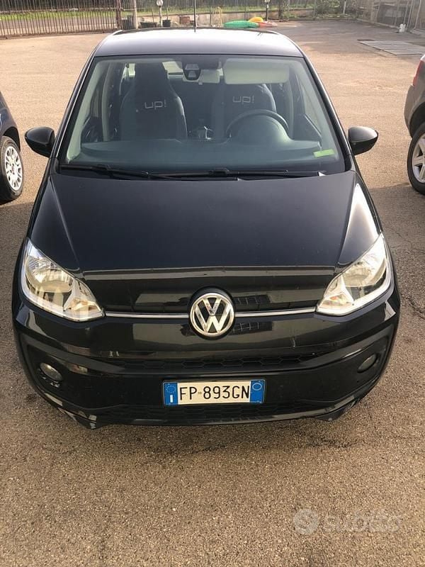 Nero Usata 2018 VW up! Due volumi | 5900 € (Ottimo prezzo) - Immagine 1/4