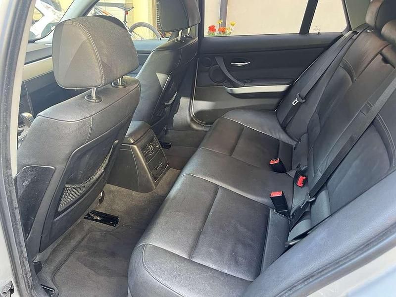 Usata BMW 330 Efficient Dynamics 245 CV (180 kW) 2008 Argento Station wagon