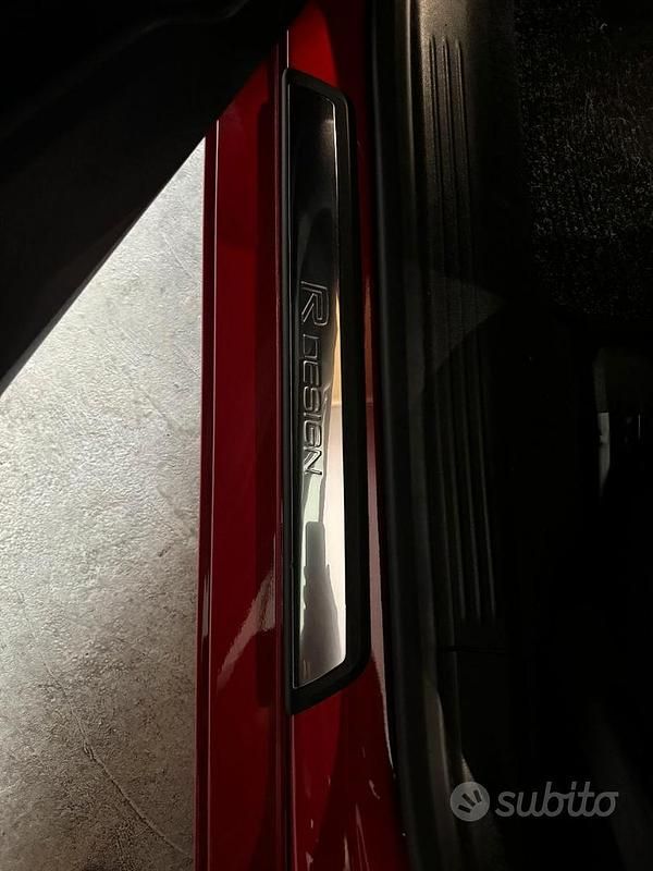 Usata Volvo V40 R-Design 120 CV (88 kW) 2017 Rosso Berlina