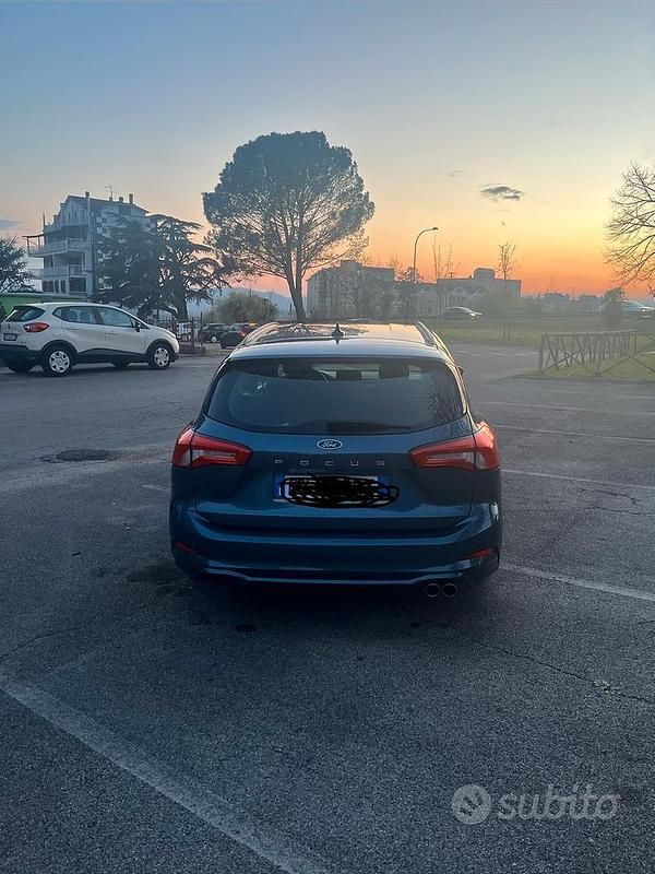 Usata Ford Focus ST-Line 120 CV (88 kW) 2019 Blu Station wagon