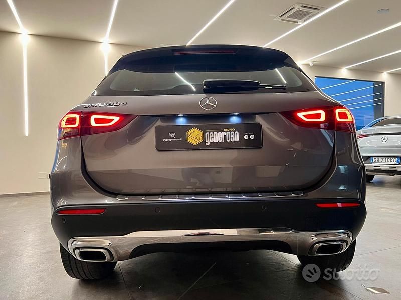Usata Mercedes GLA180 Business 116 CV (85 kW) 2022 Grigio SUV