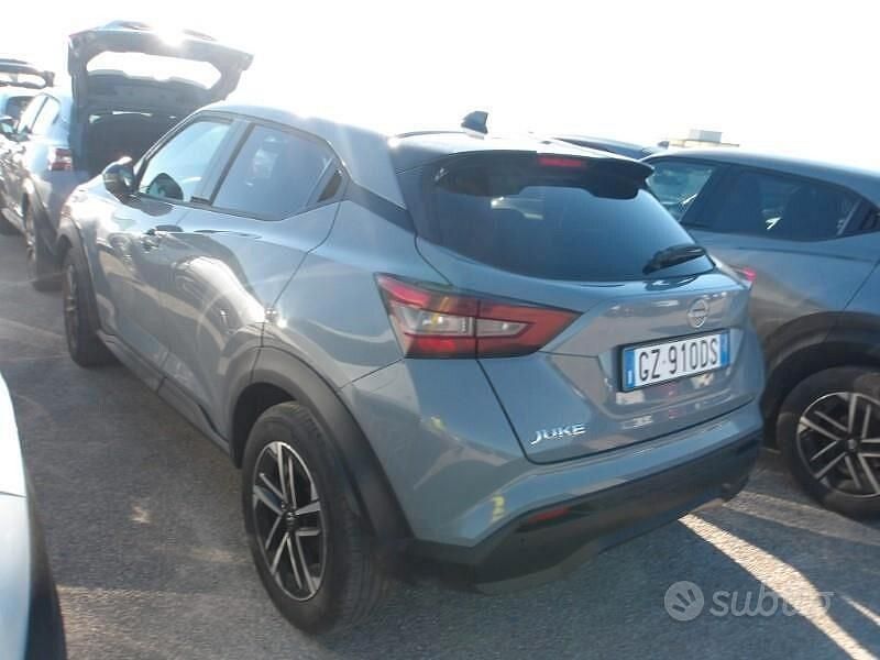 Używany Nissan Juke N-Connecta 114 KM (83 kW) 2025 Szary SUV