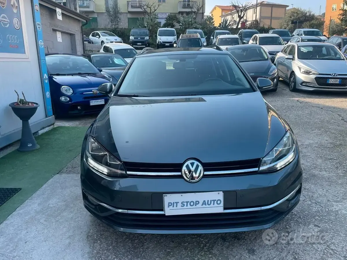 Usata VW Golf VII Executive 115 CV (84 kW) 2019 Grigio Station wagon