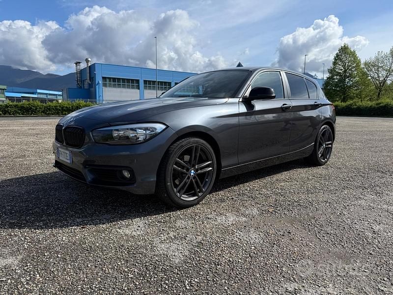 Usata BMW 118 Advantage 149 CV (109 kW) 2018 Grigio Utilitaria