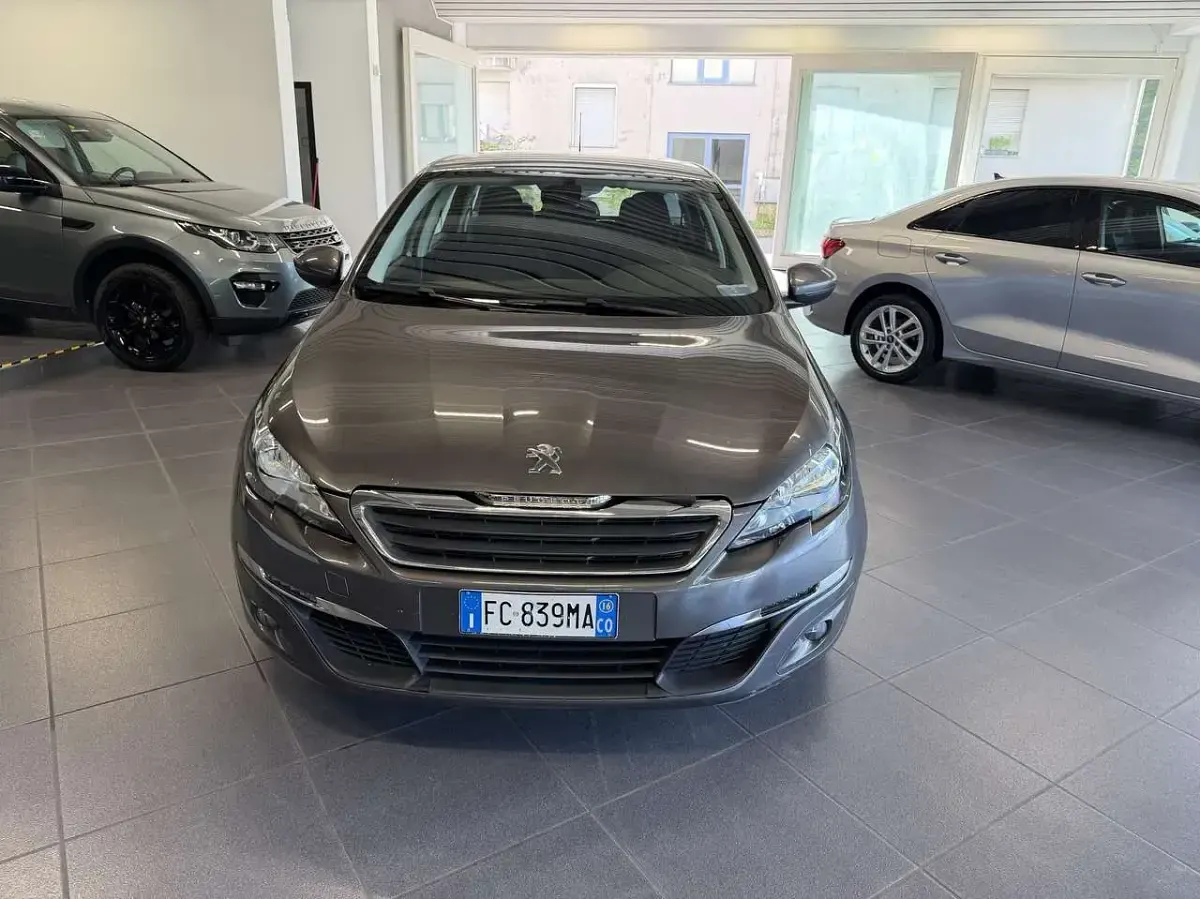Usata Peugeot 308 SW Active 110 CV (80 kW) 2016 Other Station wagon