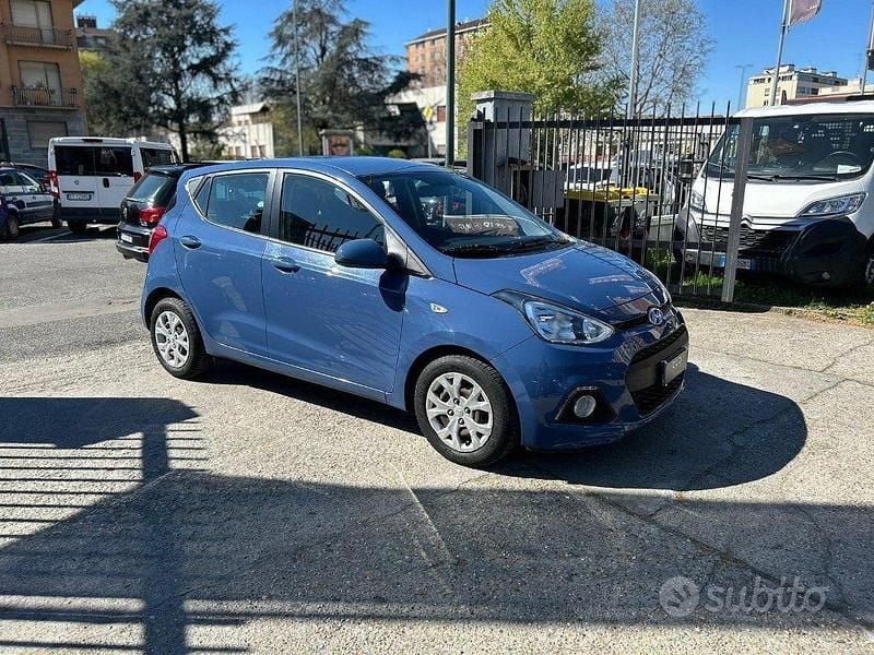 Usata Hyundai i10 Edition 69 CV (50 kW) 2016 Azzurro Utilitaria