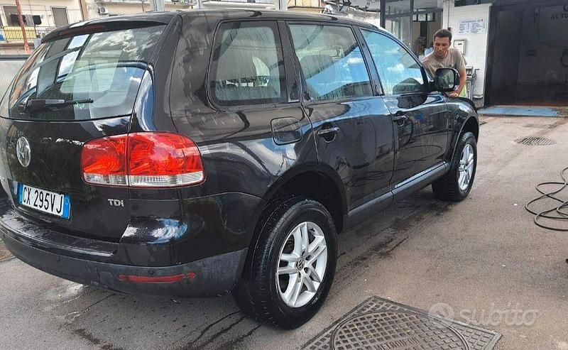 Usata 2005 VW Touareg SUV | 3950 € (Ottimo prezzo) - Immagine 1/4