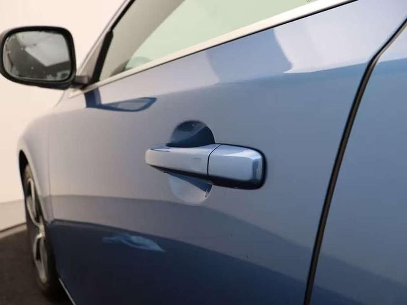 Usata Volvo V40 Plus 152 CV (111 kW) 2019 Blu/azzurro Berlina