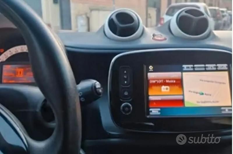 Usata Smart ForFour 75 CV (55 kW) 2017 Bianco Utilitaria