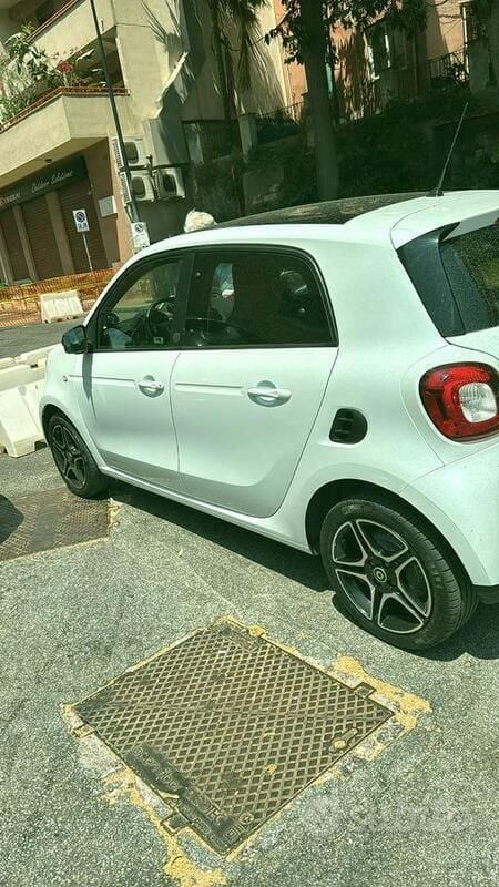 Usata Smart ForFour Electric Drive 52 kW (71 CV) 2020 Bianco Utilitaria