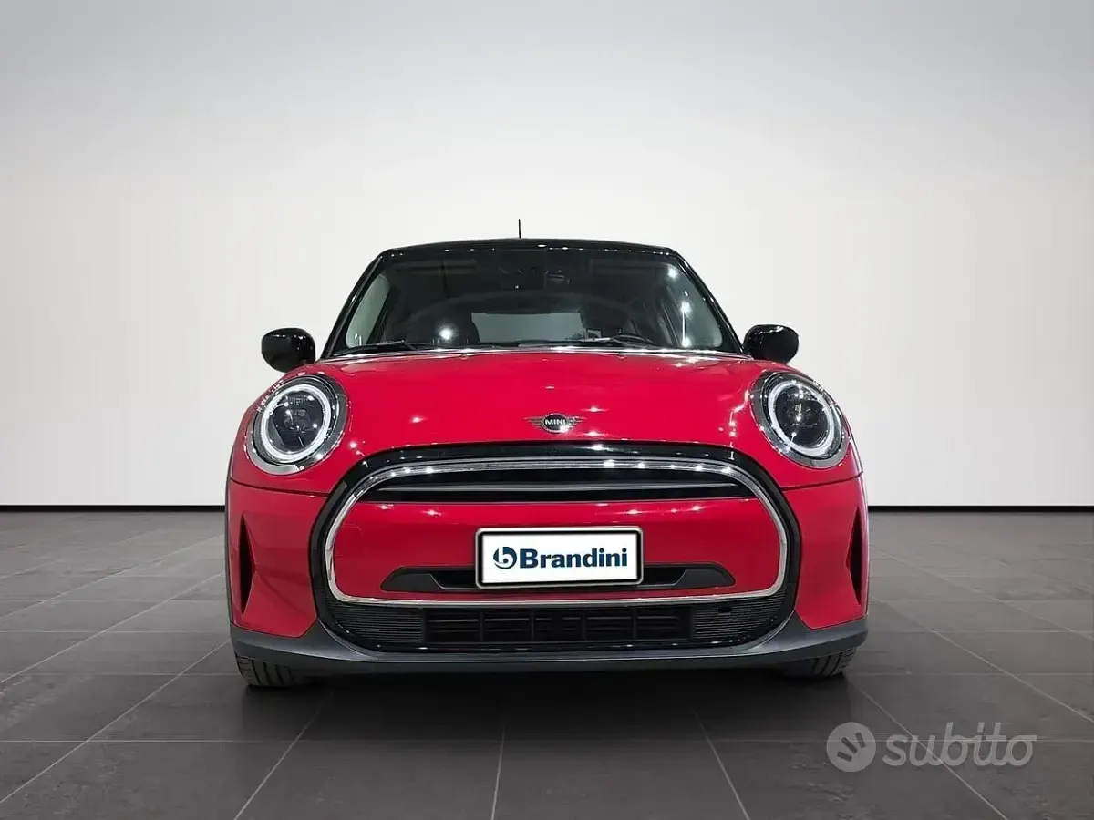 Usata Mini ONE Classic 102 CV (75 kW) 2021 Rosso Utilitaria