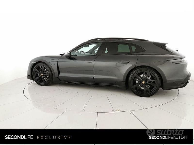 Usata Porsche Taycan 4 Cross Turismo Cross Turismo 300 kW (408 CV) 2023 Nero Station wagon