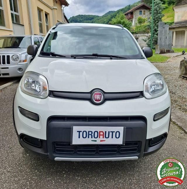 Usata Fiat Panda 4x4 S 86 CV (63 kW) 2020 Bianco Utilitaria