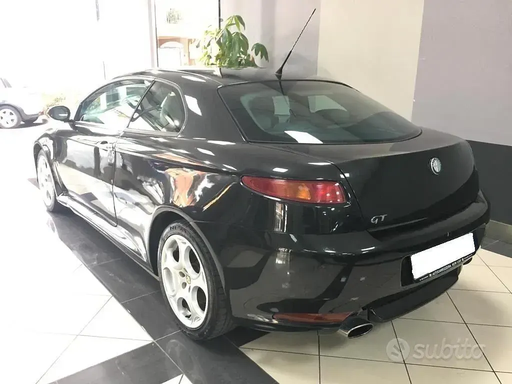 Usata Alfa Romeo GT 166 CV (122 kW) 2004 Nero Coupé