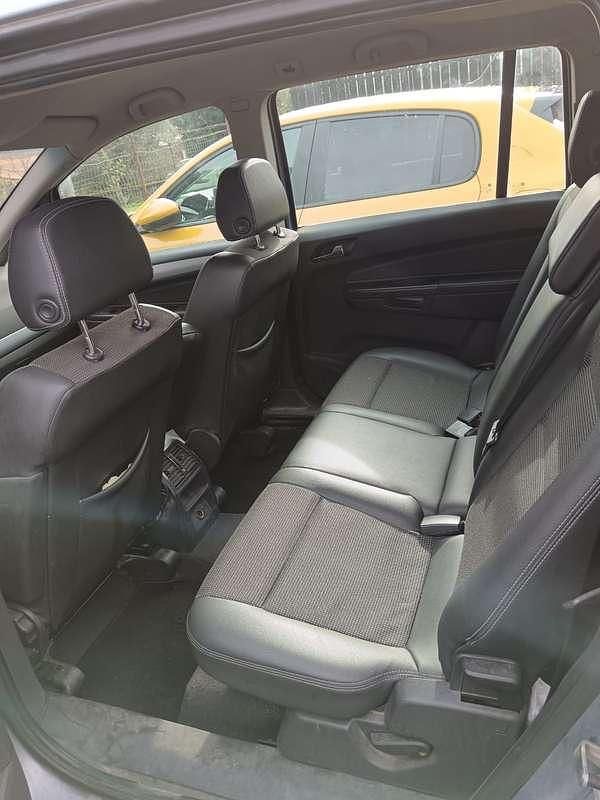 Usata Opel Zafira Club 101 CV (74 kW) 2006 Argento Monovolume