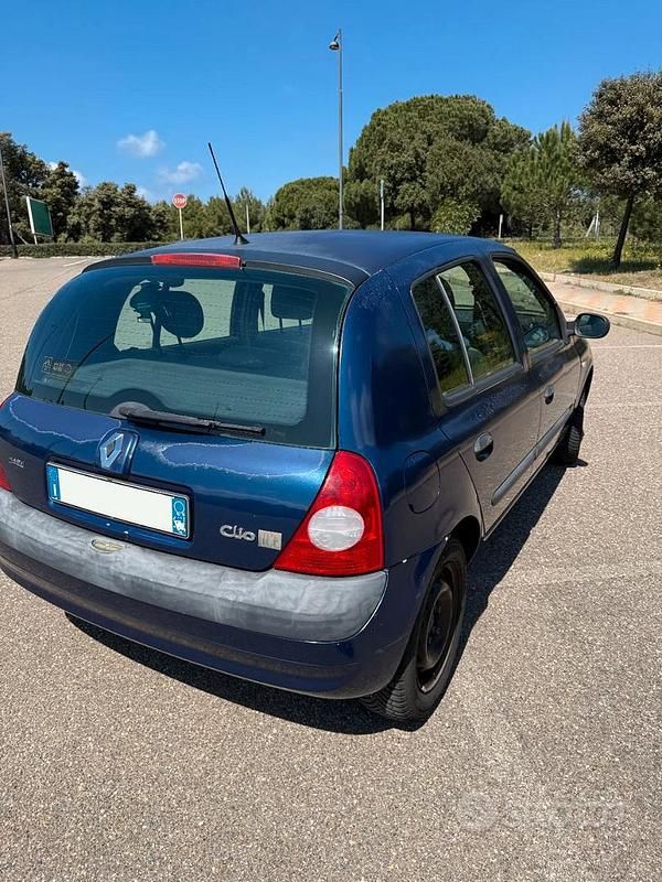 Usata Renault Clio II 65 CV (47 kW) 2005 Blu Berlina