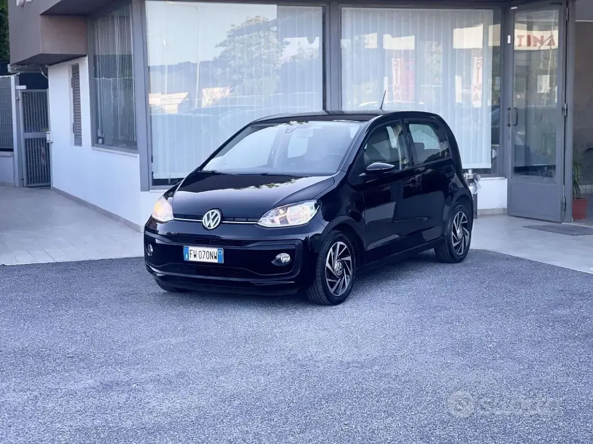 Usata VW up! 60 CV (44 kW) 2019 Nero Utilitaria