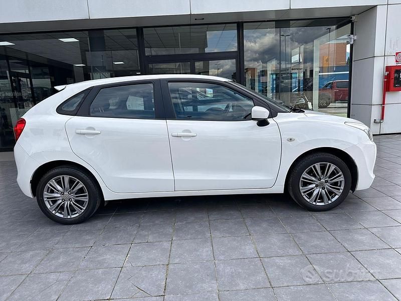 Usata Suzuki Baleno 90 CV (66 kW) 2019 Bianco Utilitaria