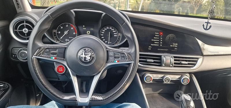 Usata Alfa Romeo Giulia 150 CV (110 kW) 2017 Blu Berlina