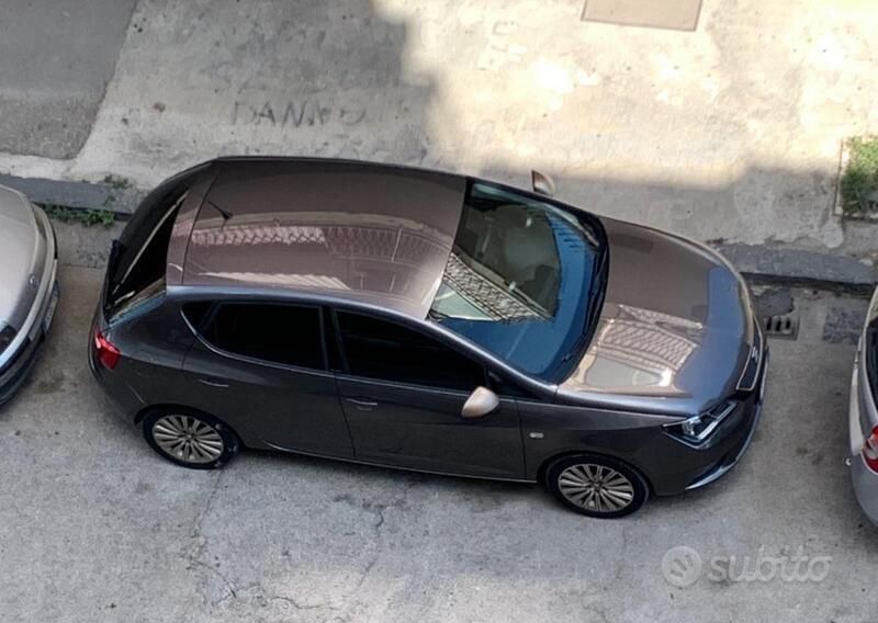Grigio Usata 2016 Seat Ibiza CONNECT Due volumi | 7500 € - Immagine 1/4