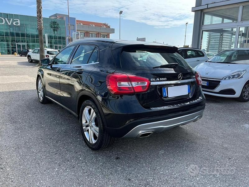 Usata Mercedes GLA180 109 CV (80 kW) 2015 Nero SUV